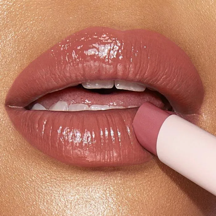 Charlotte Tilbury - Hyaluronic Happikiss Lipstick Balm