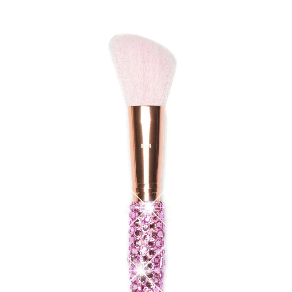 F24 - Angled Cheek Brush